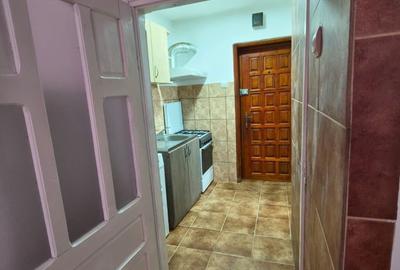 Garsonieră în Traian - 2