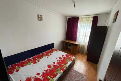 Apartament cu 3 camere semidecomandat în Calea București - 4