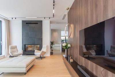 Apartament cu 3 camere semidecomandat în Sud