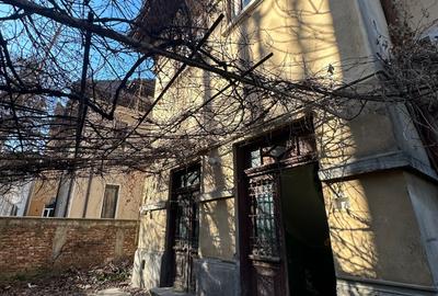 Casă cu 10 camere în Gara de Nord