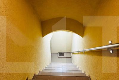 Casa spatioasa cu 5 dormitoare, doua bucatarii si teren de 1 - 18