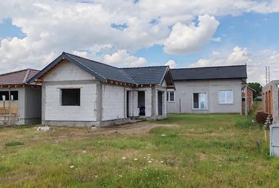 Casă în Zimandu Nou - 1