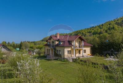 Vila in zona Glajarie, 10 camere, Sp + E + M, teren 2789 mp