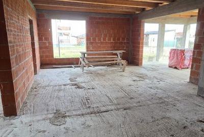 Casă cu 4 camere cu Teren 400 Mp în Central - 3