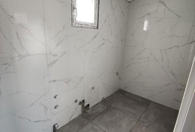 Casă cu 2 camere decomandat în Ruși - 2