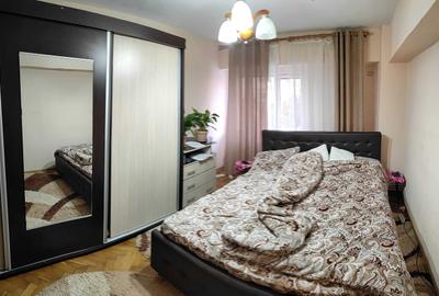 Apartament cu 4 camere decomandat în Central - 1