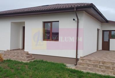 Casă cu 3 camere cu Teren 382 Mp în Vest - 2
