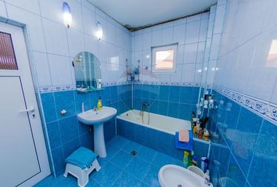 Casă cu 7 camere cu Teren 515 Mp în Valea Roșie - 10