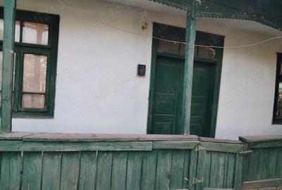 Casa batraneasca ?i teren, comuna Surdila Gaiseanca, sat Filipe?ti - 1