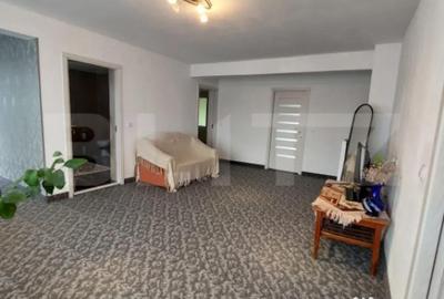 Casă cu 4 camere cu Teren 550 Mp în Central