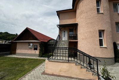 Casă cu 4 camere în Central - 1