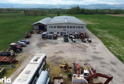 Spațiu comercial, de 1,800 mp, în Central - 4