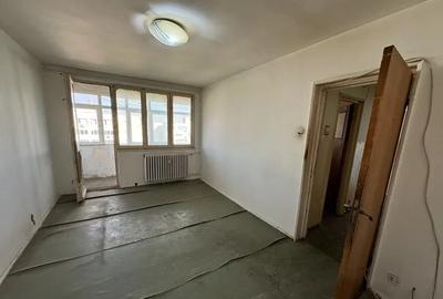 Apartament cu 3 camere decomandat în Fizicienilor
