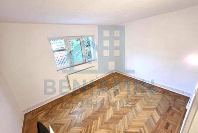 Apartament doua camere spatios Rovine etaj 1 cu centrala 54mp 1978 - 2