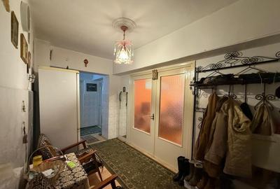 Apartament 3 camere,decomandat,etaj 1, Zona Balcescu - 15