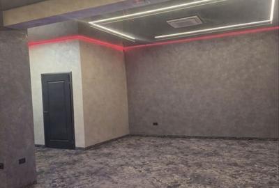 Spațiu comercial, de 500 mp, în Central - 7