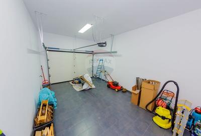 Casă cu 6 camere cu Teren 892 Mp în Est - 12