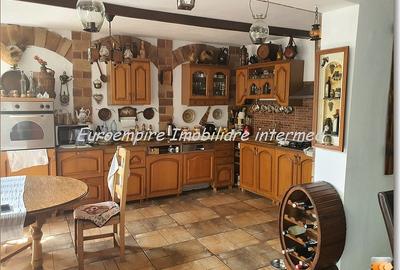 Pensiune 14 camere de vanzare zona Eforie Nord - 3