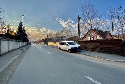 Apartament cu 3 camere decomandat, mobilat în Tractorul - 33