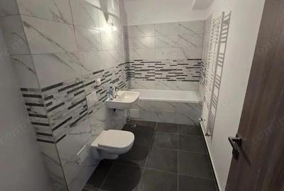 Apartament cu 4 camere decomandat în Libertății