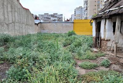 Teren intravilan 353 mp, deschidere 40 ml, in zona Republici - 2