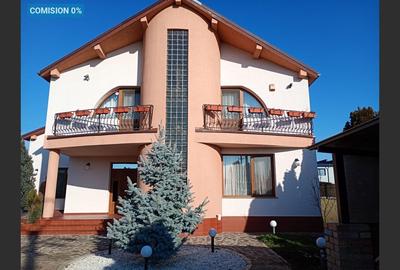 Casă cu 5 camere cu Canalizare în Central