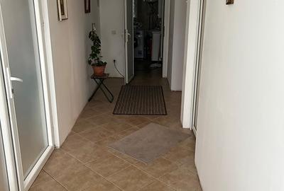 Casă cu 3 camere cu Teren 1000 Mp în Central - 2