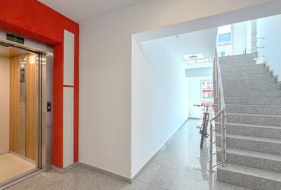 Apartament cu 3 camere decomandat în Tractorul - 16