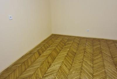 Spațiu comercial, de 20 mp, în Central - 3