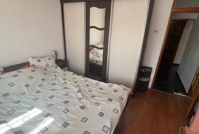 Apartament cu 3 camere decomandat în Traian - 1