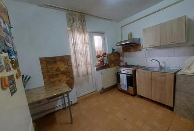Apartament cu 3 camere decomandat în Micro 11 - 2