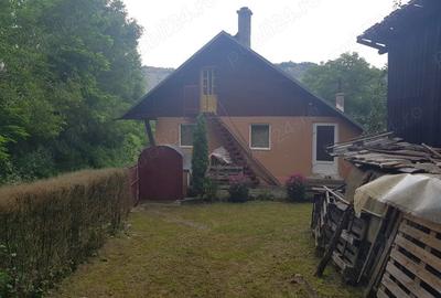 Casă cu 5 camere cu Teren 643 Mp în Poieni - 8