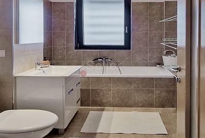 Apartament cu 3 camere decomandat, mobilat în Tractorul - 9