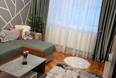 Apartament cu 3 camere semidecomandat în Central - 2