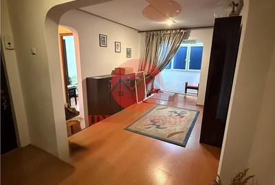Apartament cu 4 camere decomandat în Inel II