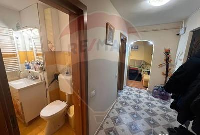 Apartament cu 4 camere decomandat în Central - 2