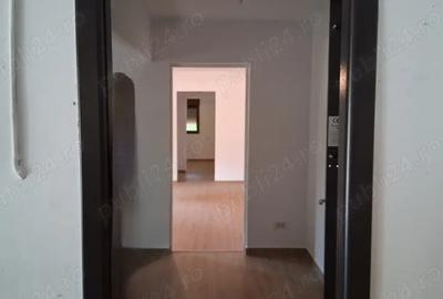 Apartament de vanzare - 4