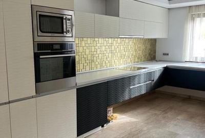 Apartament cu 4 camere în Central - 3