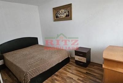 Apartament cu 3 camere semidecomandat în Central - 1