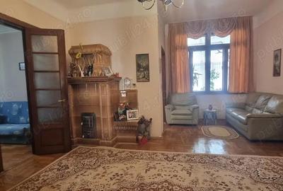 Casă cu 5 camere cu Teren 650 Mp în Central - 10