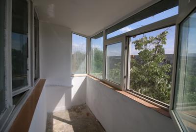Apartament cu 3 camere semidecomandat în Micro 16 - 2
