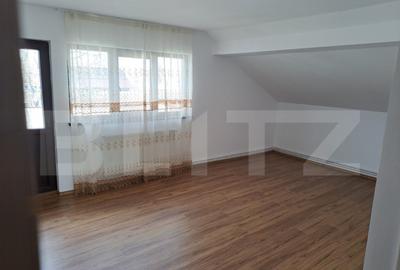 Casă cu 5 camere cu Teren 3000 Mp în Central