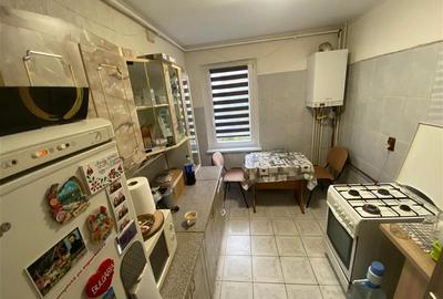 Apartament cu 2 camere decomandat în 7 Noiembrie - 4