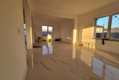 Casă individuală cu 4 camere cu Canalizare în Miroslava - 3