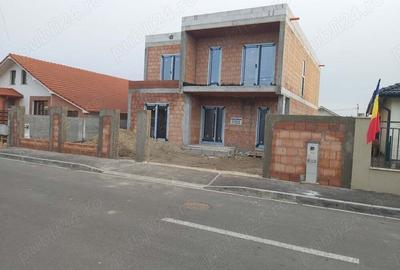 Vand casa tip mediteranean in Oradea cartierul Grigorescu aproape de magazinul profi si Cidan Vand casa tip mediteranean in Oradea cartierul Grigorescu aproape de magazinul profi si Cidan - 1