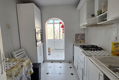 Apartament cu 3 camere decomandat în Podul de Fier - 2