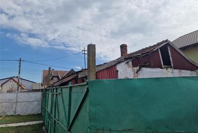 Casă cu 2 camere cu Teren 1114 Mp în Borș - 2