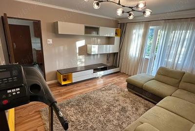 Inchiriez apartament 4 camere - 1