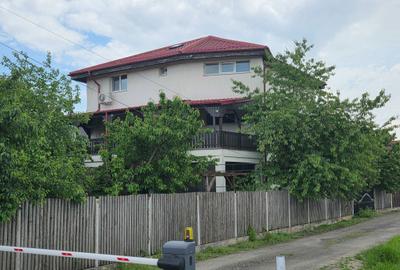 Casă cu 4 camere cu Teren 500 Mp în Central - 4