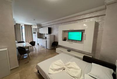 Apartament cu 3 camere, mobilat în Central